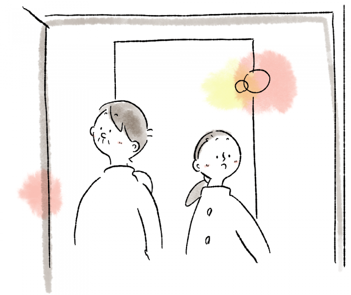 ドアを開ける夫婦のイラスト