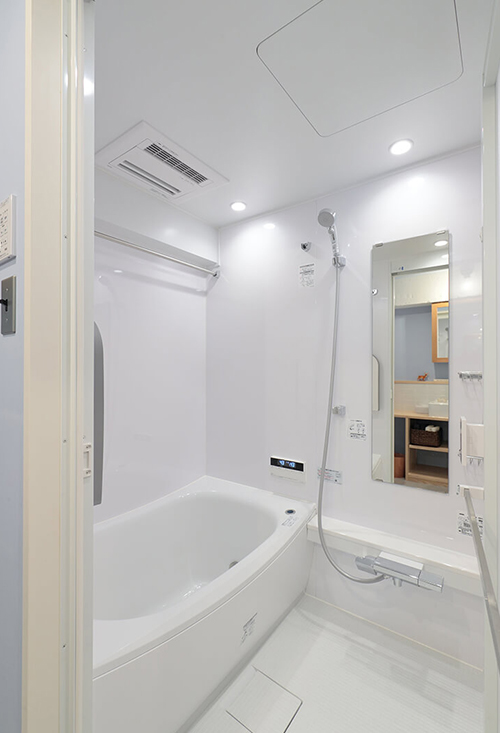 システムバス（ユニットバス）照明、扉、壁など