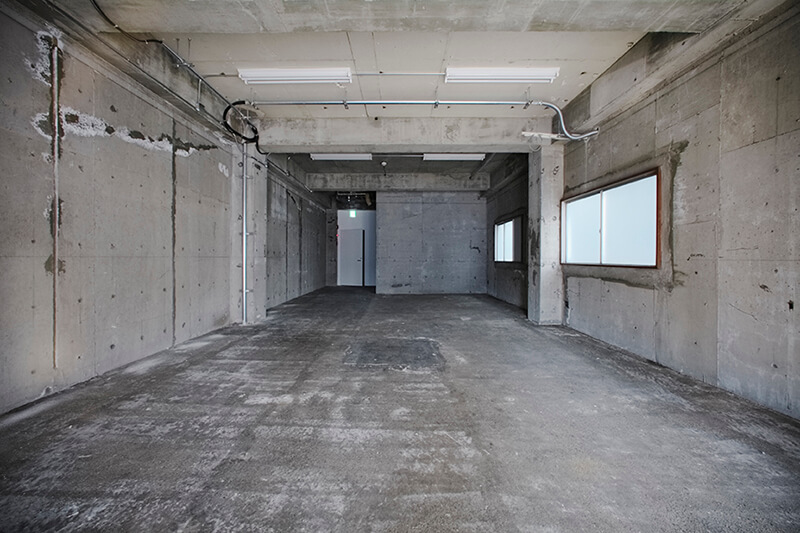 スケルトンの建物