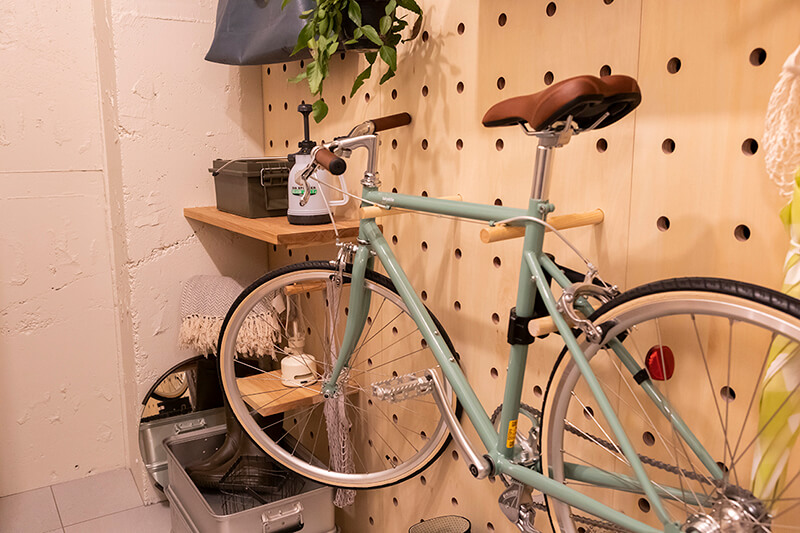 土間収納にある自転車