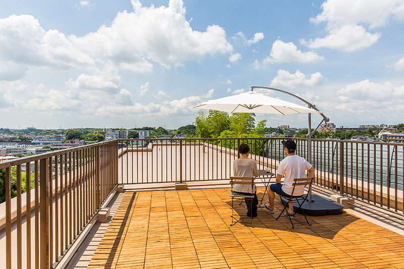 屋外の空間も楽しめる住まい