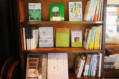 西荻窪の書店「本屋 Title」がセレクトした書籍が並ぶ