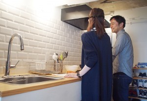 シンプルな壁付けキッチン