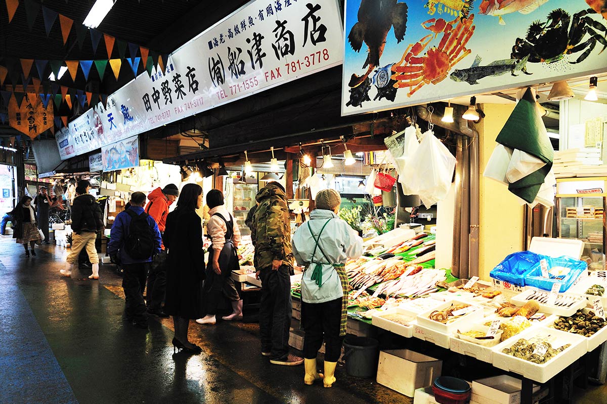 福岡市の市場の風景