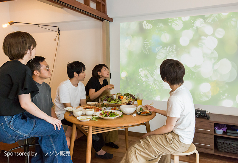 20代の女性が挑戦！デザイナーと叶えるホームプロジェクターのある暮らしVo.3［PR］