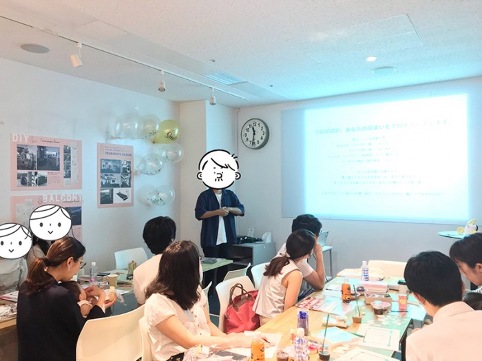 スクリーンの前で話すつむぱぱさん