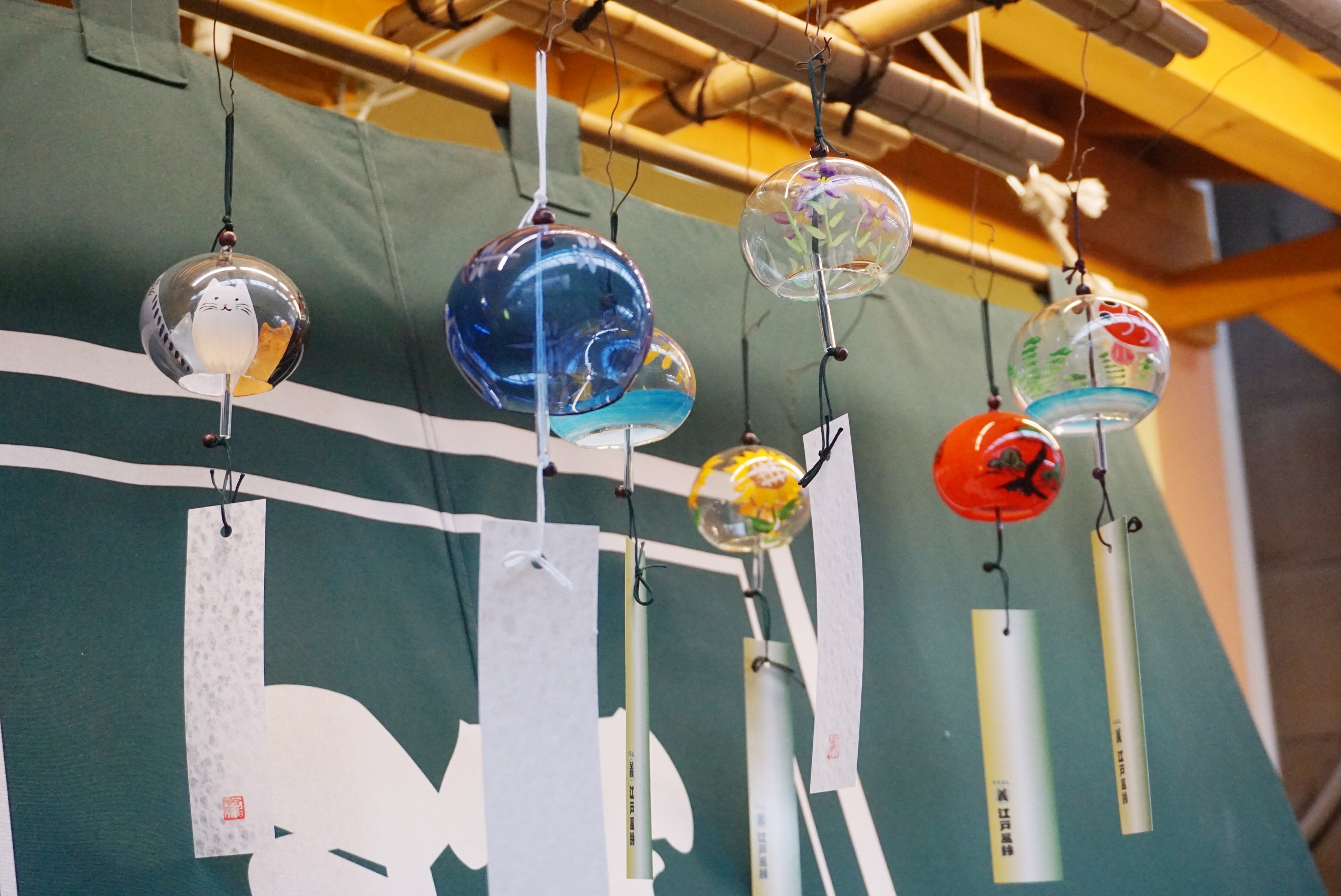 新品元箱付き 江戸風鈴 篠原まるよし風鈴 釣鐘型 金 雷神 浅草 蔵前 下町 新品元箱付き 江戸風鈴 篠原まるよし風鈴 釣鐘型 金 雷神 浅草 蔵前