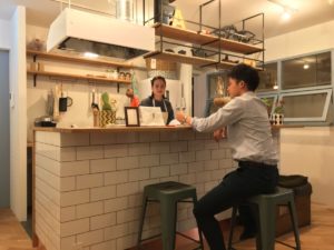 タイルを施したキッチン