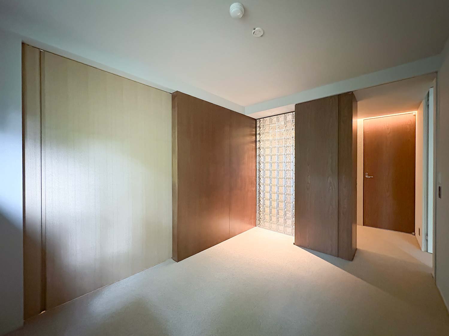 bedroom_6.9j