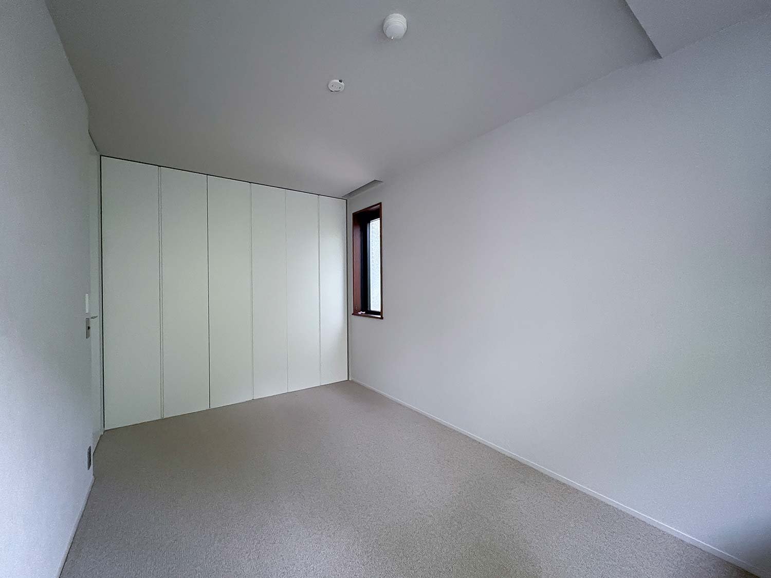 bedroom_8.1j3