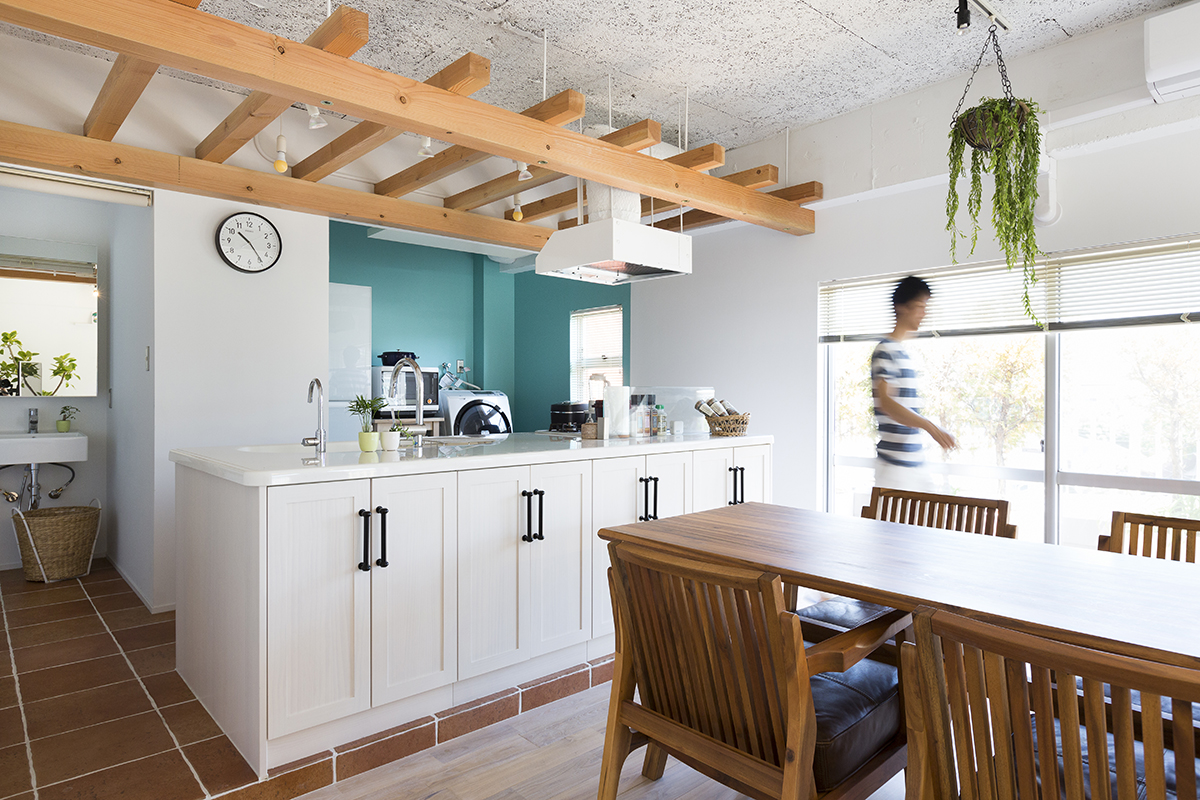 西海岸風インテリアがなじむリノベーション実例10選