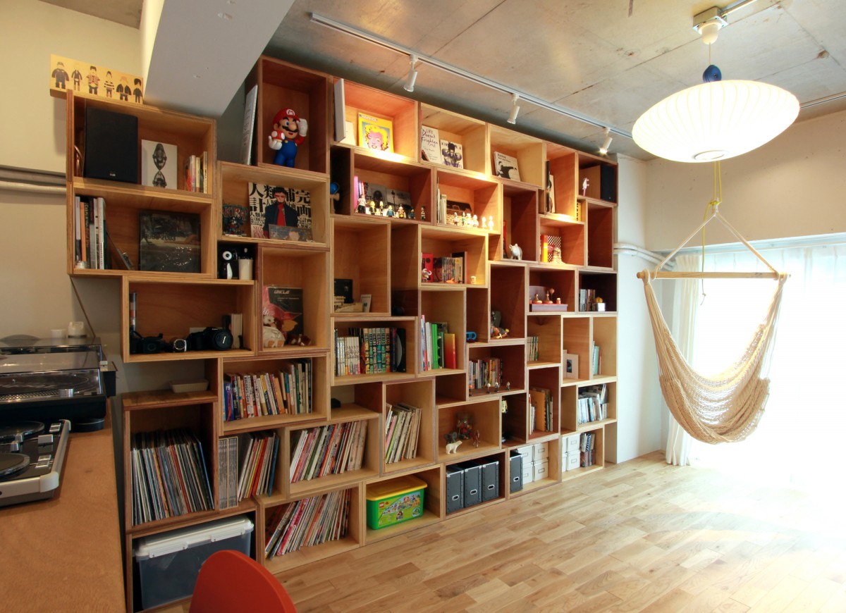 インテリアを楽しむ見せる収納、子育てにうれしい隠す収納、どちらが好み？