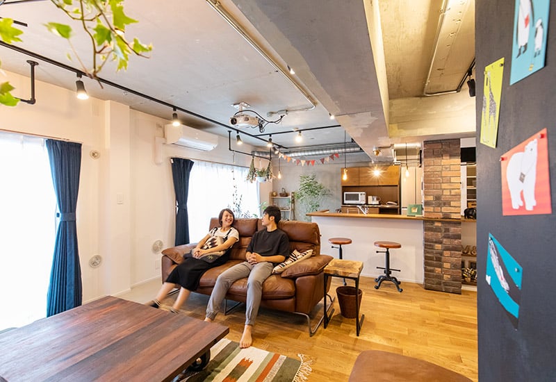 おうちで映画を楽しむ！仲良しご夫婦のホームプロジェクターのある暮らしVo.3