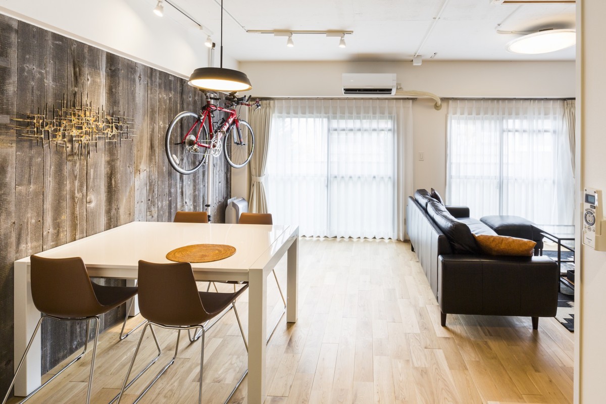 「自転車」をインテリアに！リノベーションで叶える室内収納術。